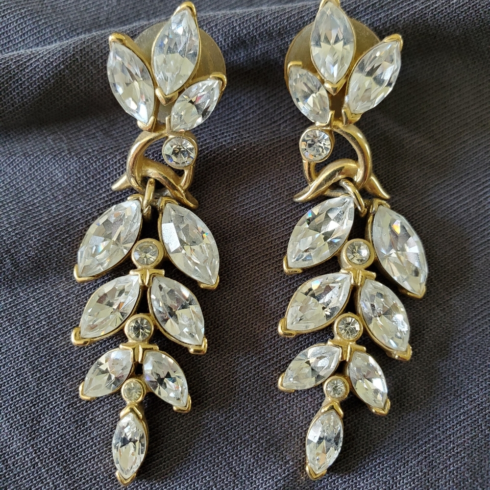 Dangle earrings